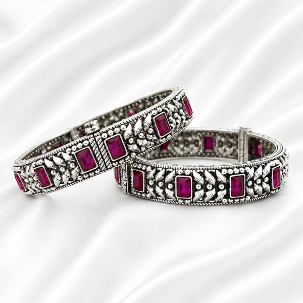 Red Square Hinged Bangles