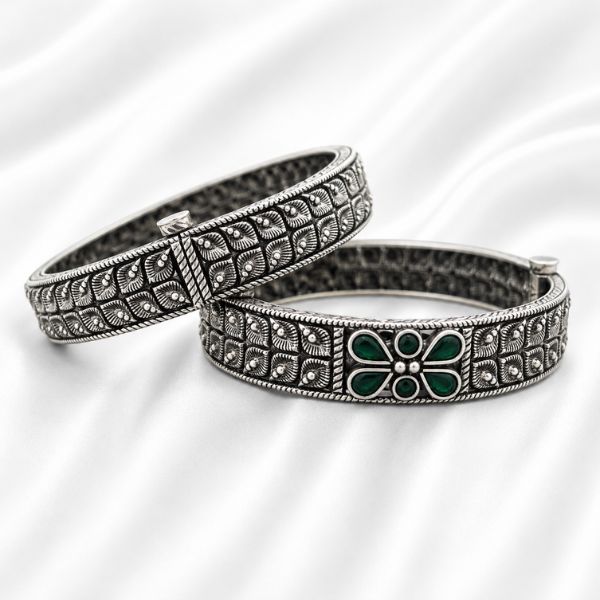 Green Quilt Hinged Bangles