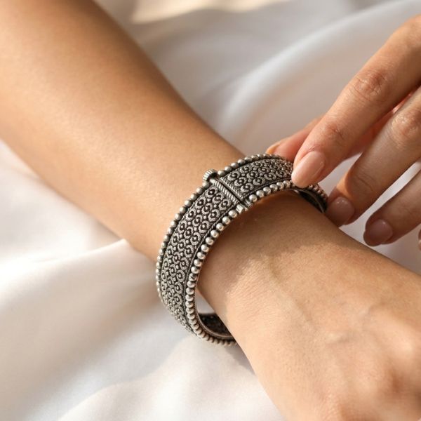 Rosette Bead Hinged Bangles